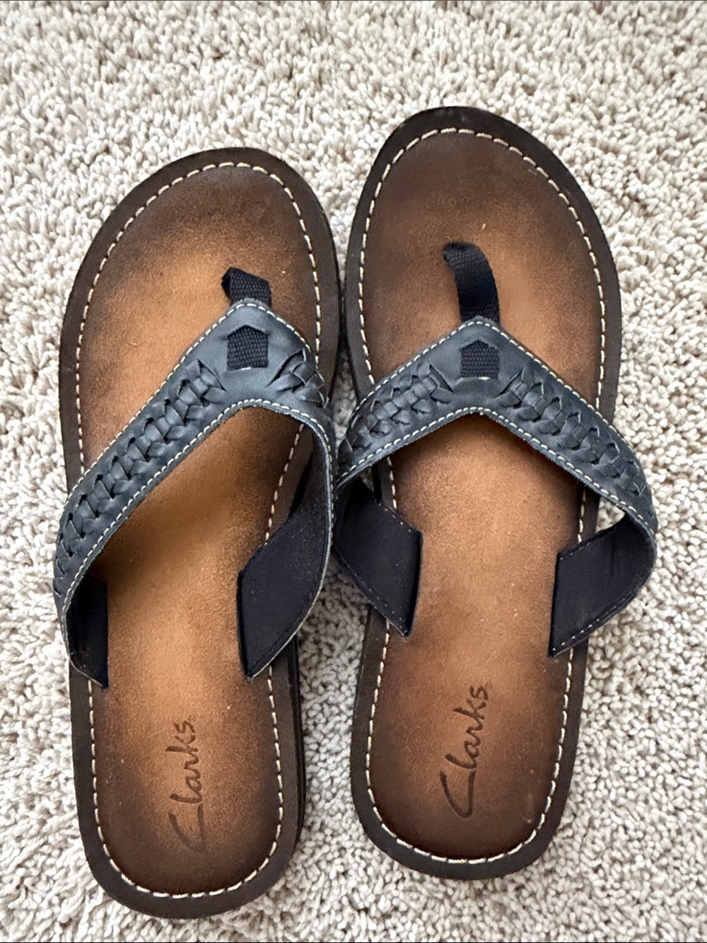 Clarks Black Braided Thong Sandals with Brown Footbed women's size 8